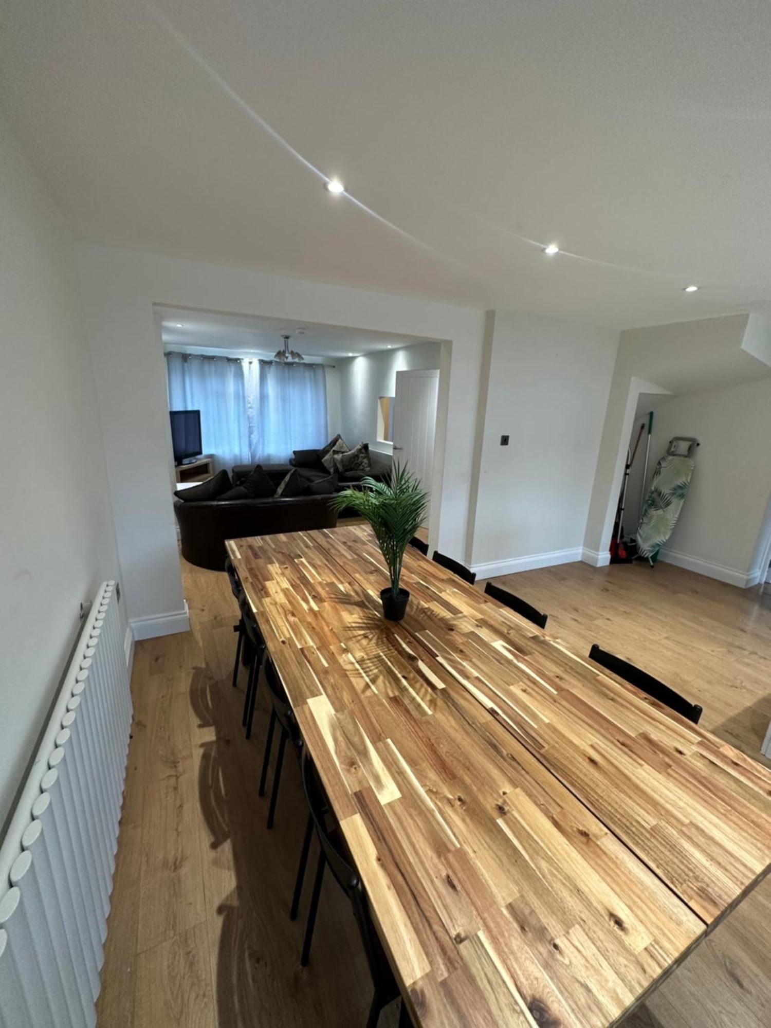 5 Bedroom House In Orpington Exteriör bild